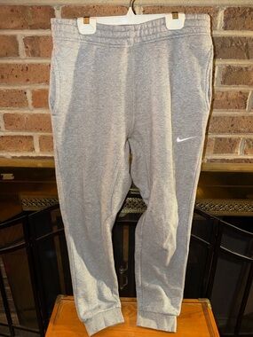 MENS MEDIUM GRAY NIKE JOGGERS WITH POCKETS EUC
